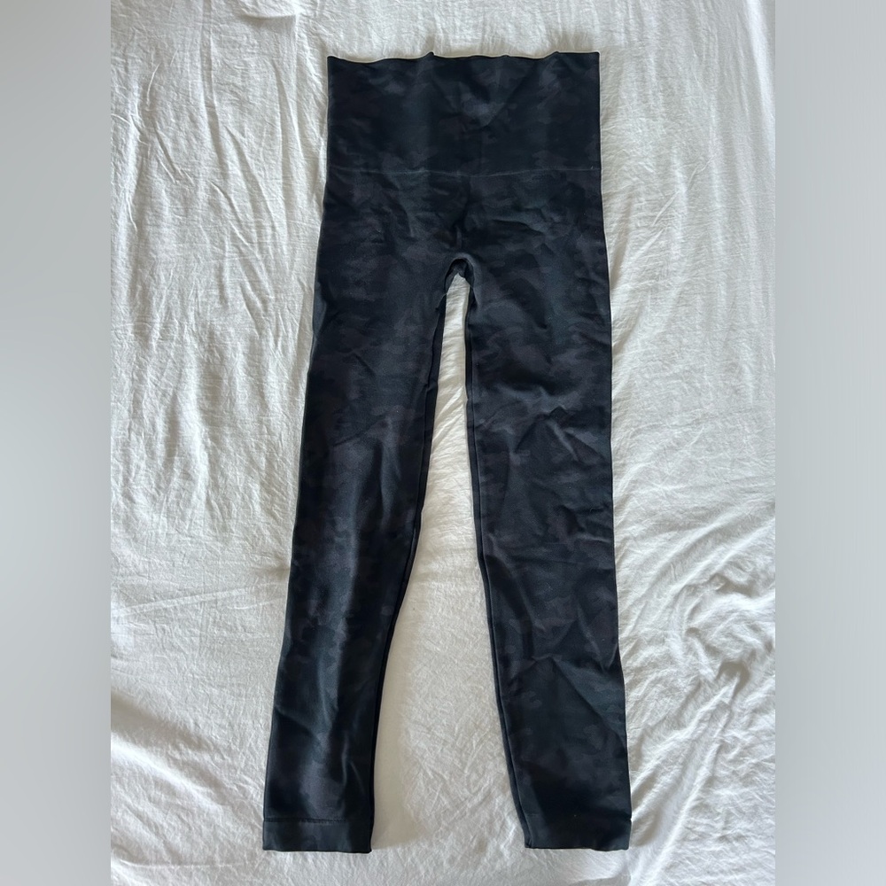 Spanx M shapewear camo leggings